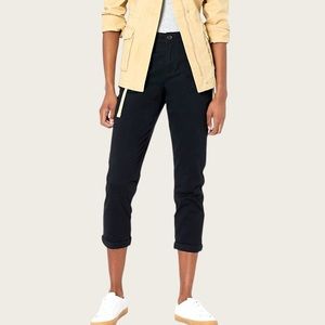 Women's Amazon Essentials Cropped Mid-rise Skinny Fit Chino Pant